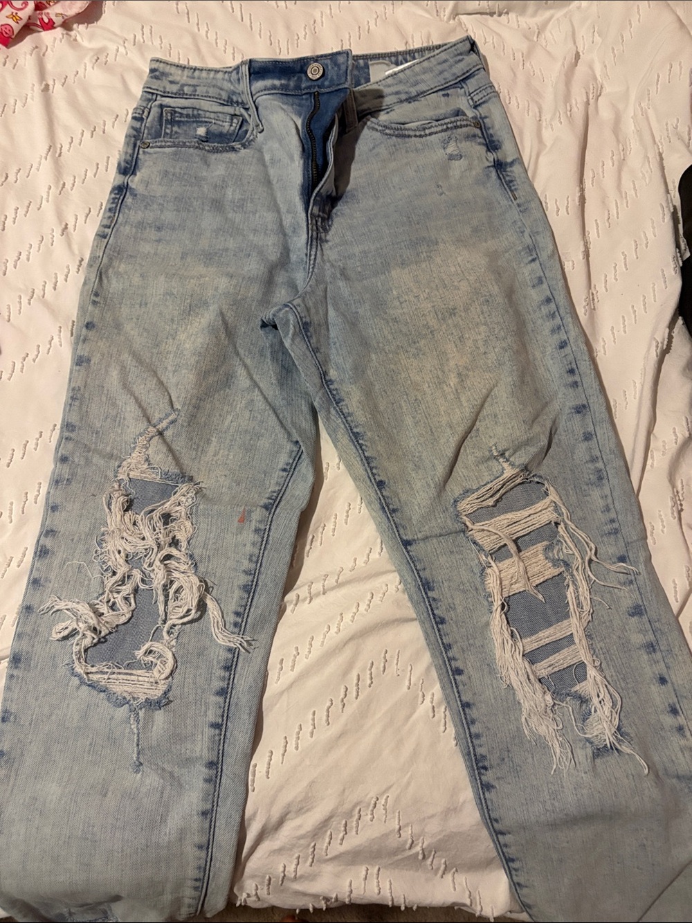 eunina Light Blue Ripped Ankle Jeans